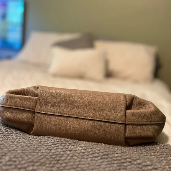 Coach Tan Shoulder Bag with Minimalist Design - Picture 3 of 9